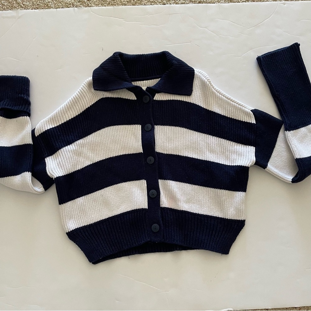 Abercrombie & Fitch Blue and White Knit Sweater